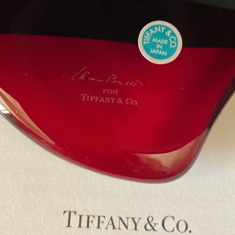TIFFANY & COMPANY  RED GLASS ART HEART WITH GLOSSY FINISH - Picture 4 of 4